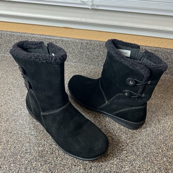 Clarks bendables Womens 7.5 Black Suede Above Ankle Boots Faux Fur Trim Zip Flat - Picture 1 of 10